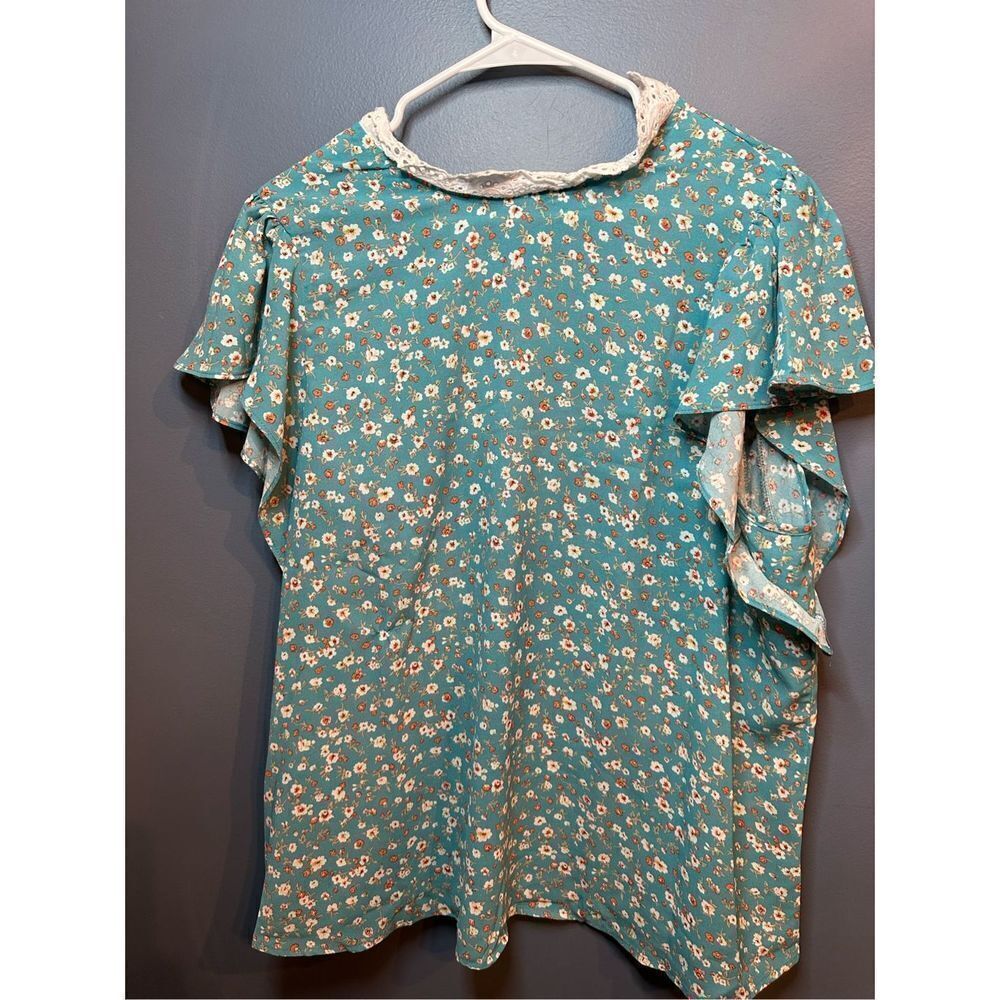 SHEIN Top Ditsy Floral Flutter Sleeve Size Teal Blue Size XXL